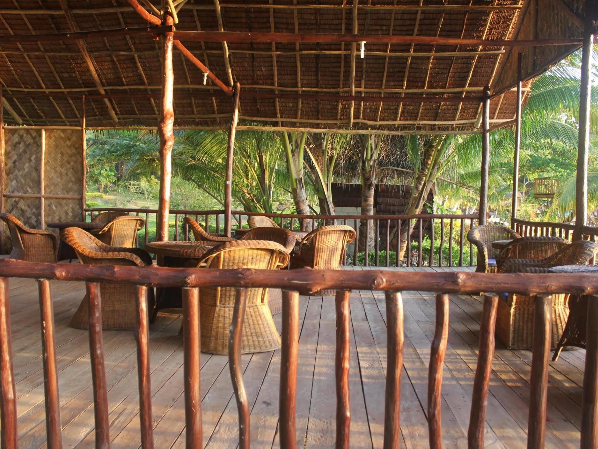 Blue Cove Tropical Island Resort San Vicente  Ngoại thất bức ảnh